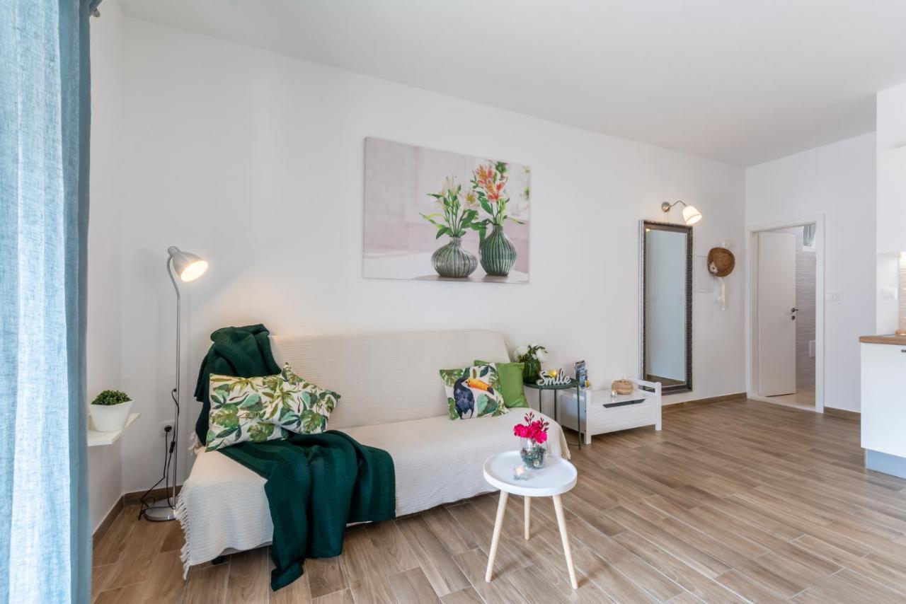 Matanovi Dvori Appartement Milna  Buitenkant foto