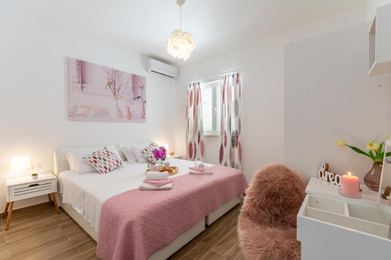 Matanovi Dvori Appartement Milna  Buitenkant foto